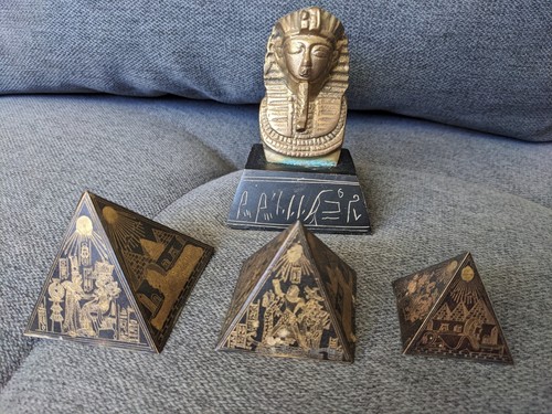 Pyramiden und pharao - und,
